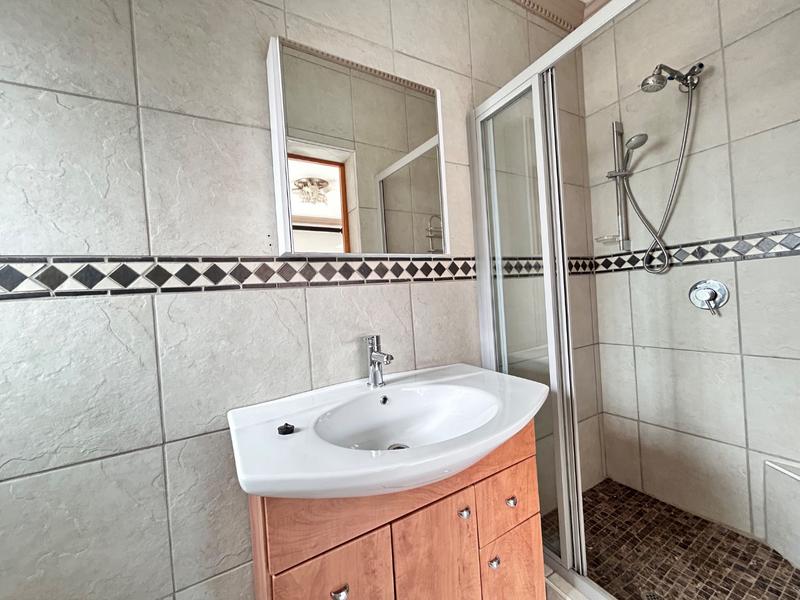 5 Bedroom Property for Sale in Birdwood Estate North West